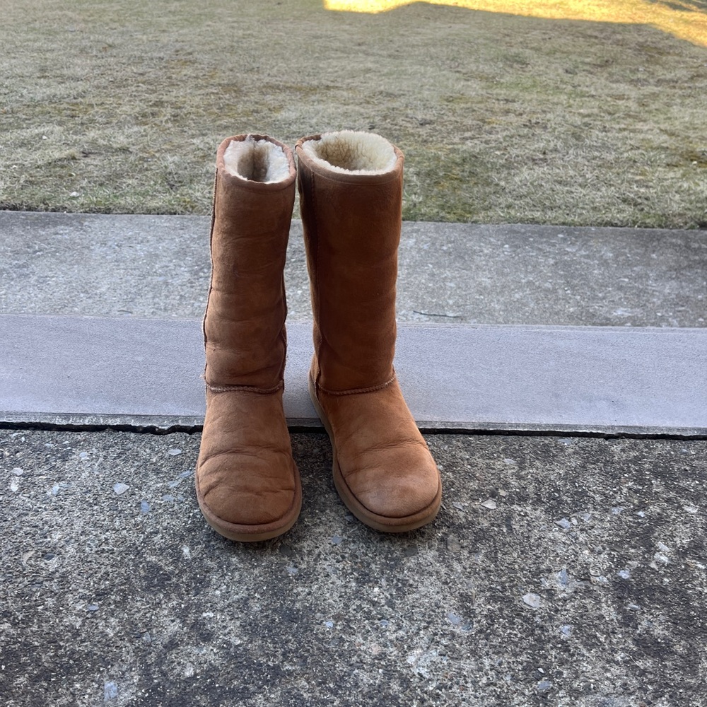 Brown Suede Boots with Cream Lining